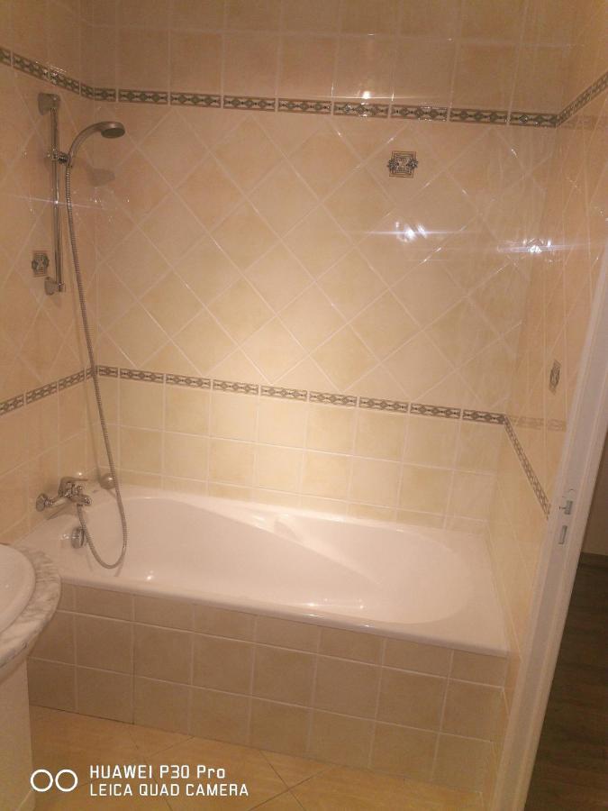 Chambre D'Hotes Le Val Du Chapelain Bed & Breakfast Montigny-la-Resle Rom bilde