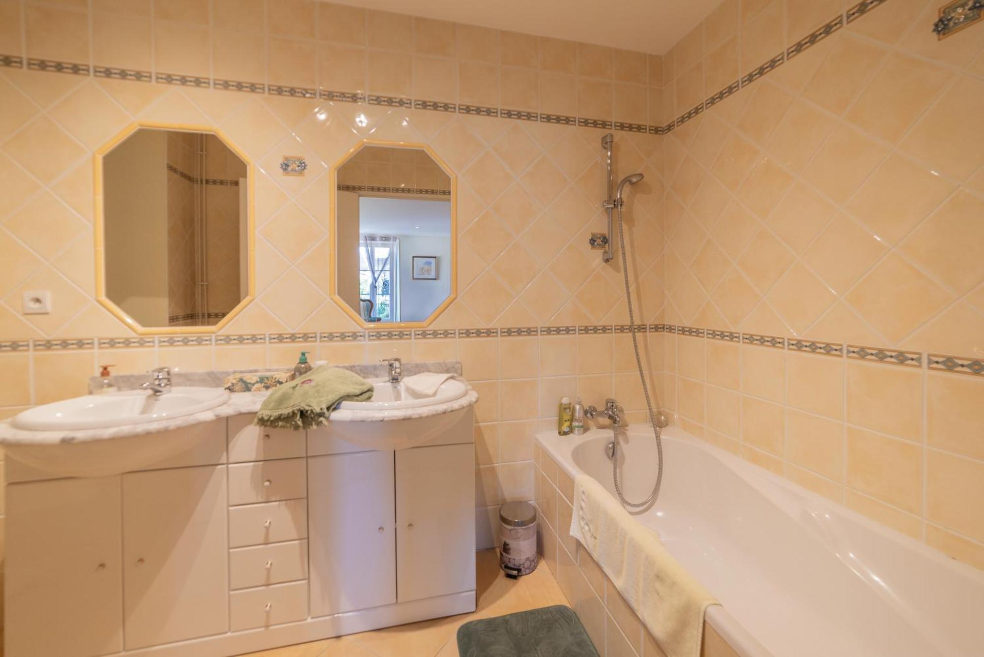 Chambre D'Hotes Le Val Du Chapelain Bed & Breakfast Montigny-la-Resle Rom bilde