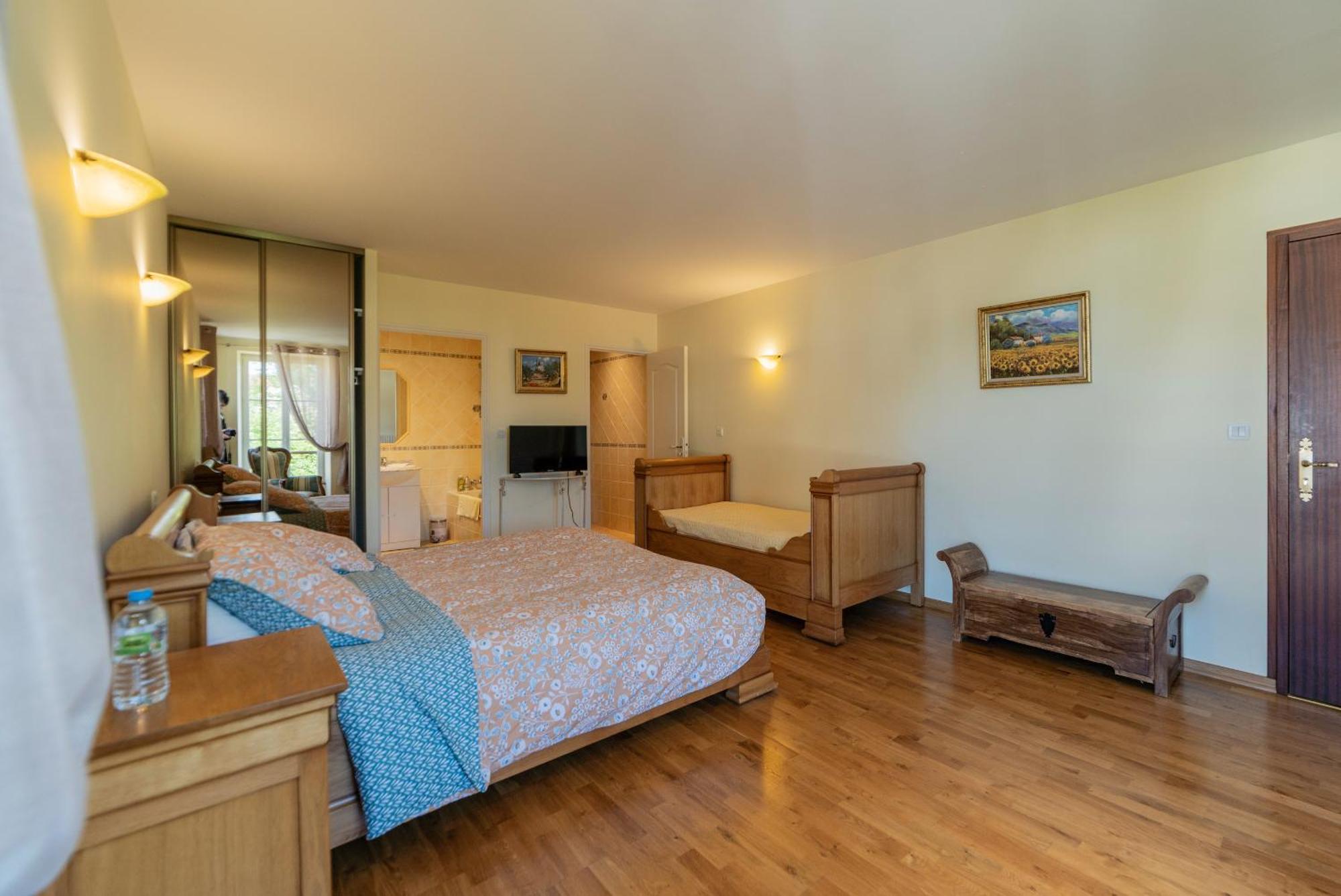 Chambre D'Hotes Le Val Du Chapelain Bed & Breakfast Montigny-la-Resle Rom bilde