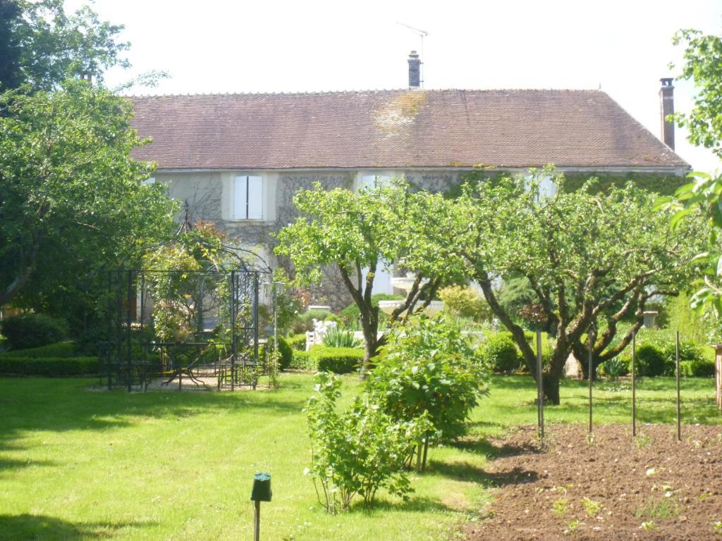 Chambre D'Hotes Le Val Du Chapelain Bed & Breakfast Montigny-la-Resle Eksteriør bilde
